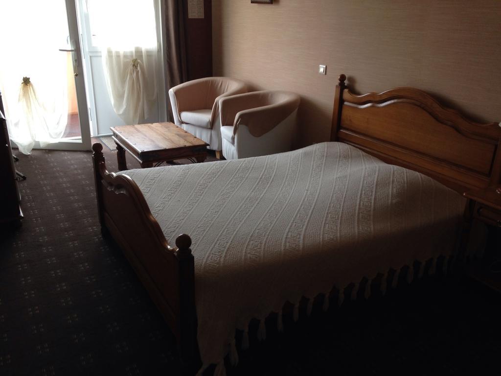 L'Epicurien Hotel Saint-Nicolas-de-Port Quarto foto