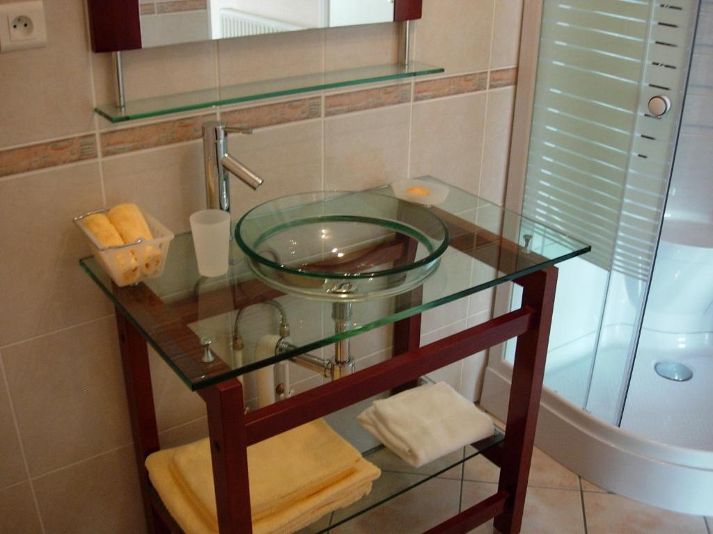 L'Epicurien Hotel Saint-Nicolas-de-Port Quarto foto