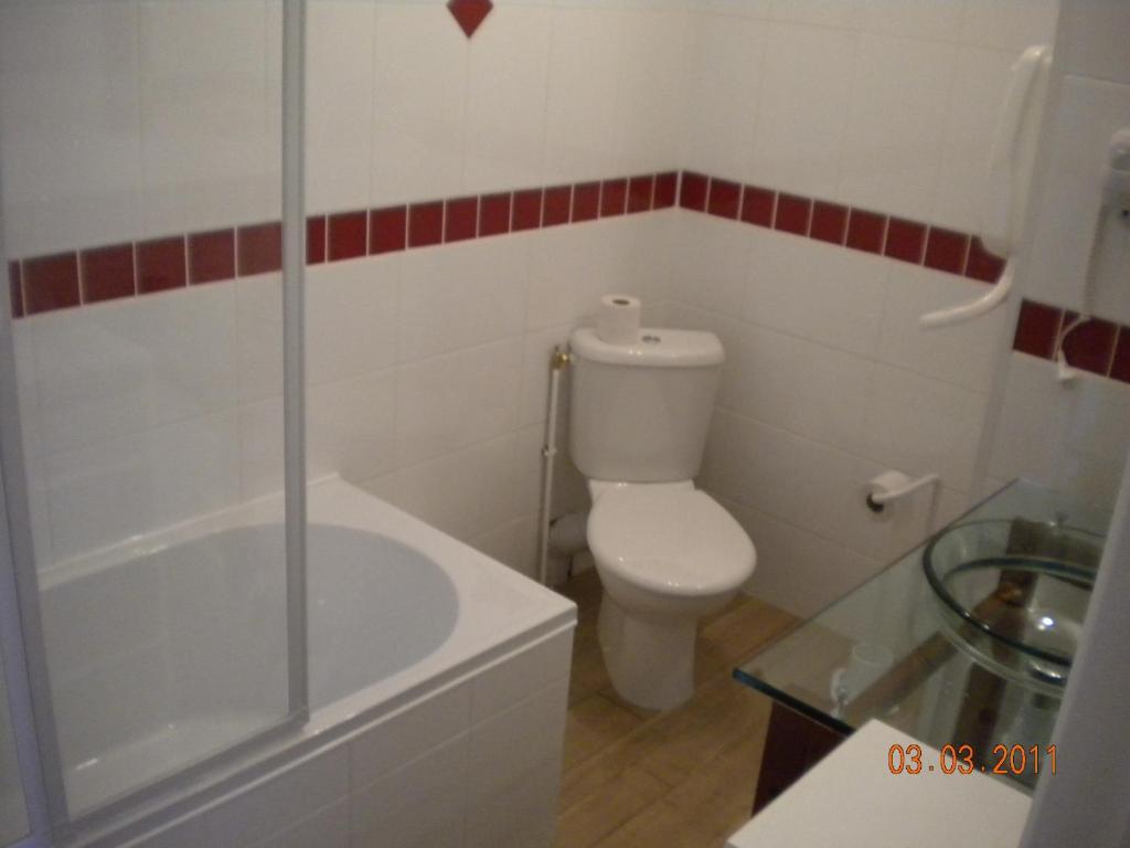 L'Epicurien Hotel Saint-Nicolas-de-Port Quarto foto